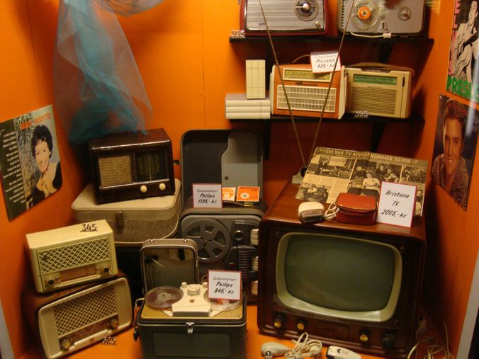 et udpluk af diverse apparater fra 50'erne og 60'erne. Foto fra vores tur til Arbejdermuseet foråret 2010 (Tommy)
